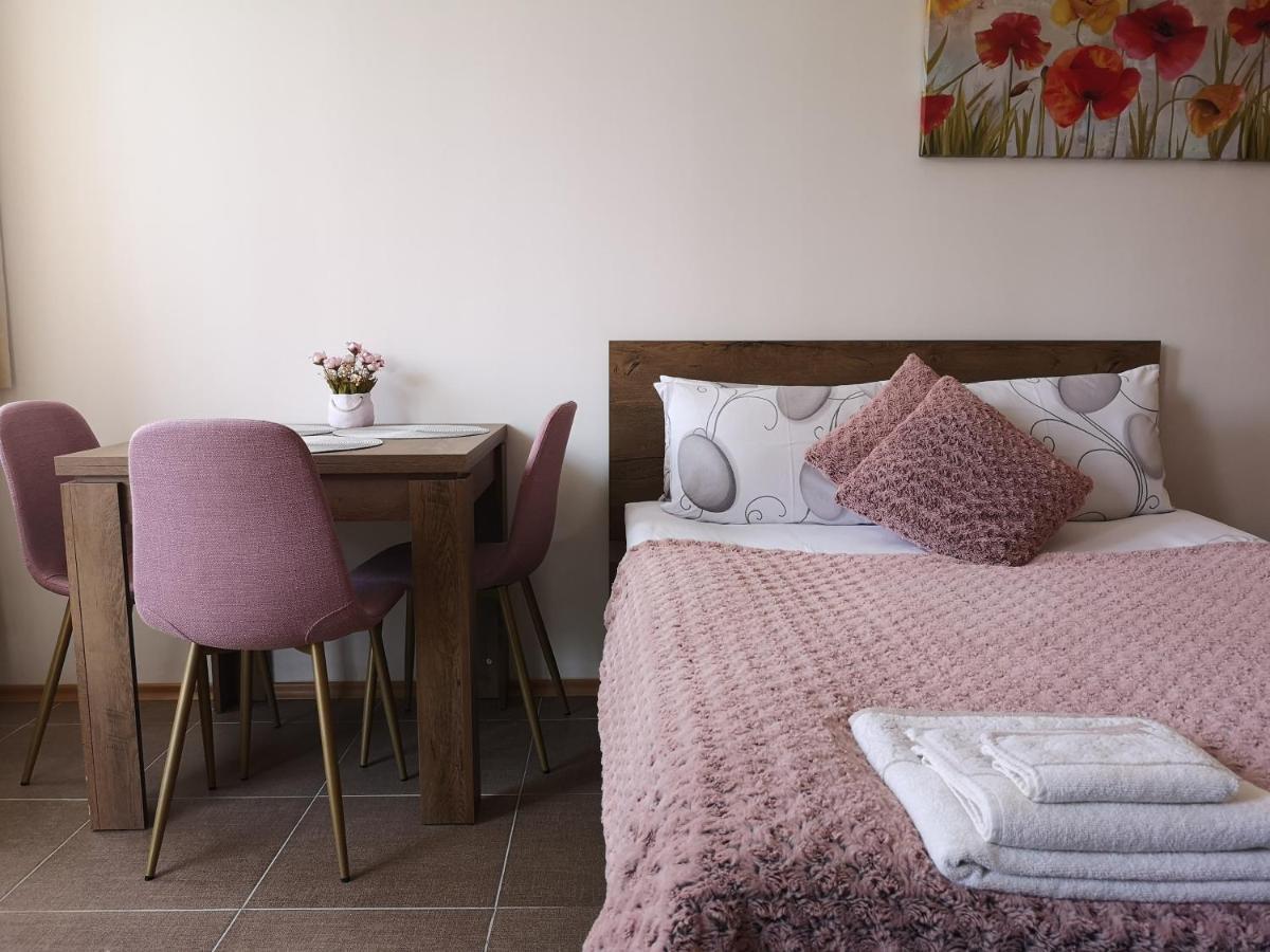 Excellent Studios For Your Vacation-Hotel Villa Park- بوروفتس المظهر الخارجي الصورة